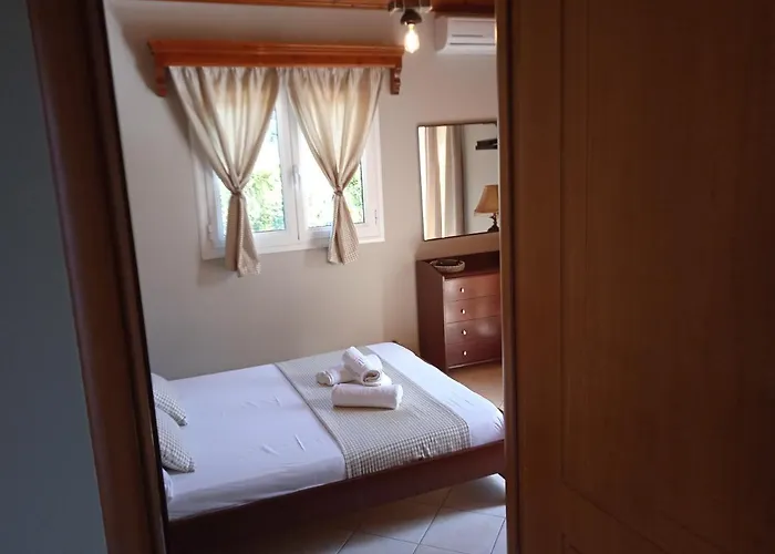 Katerina House Daire Finikounta